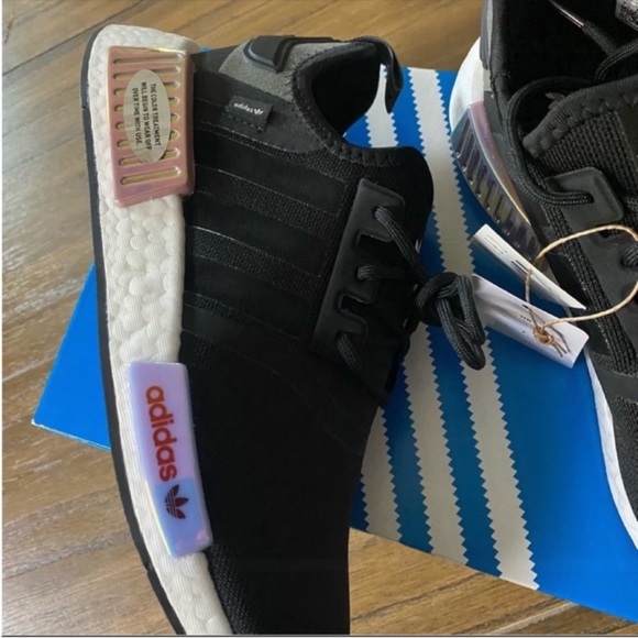 Adidas NMD_R1 black sneakers shoes - Picture 4 of 10